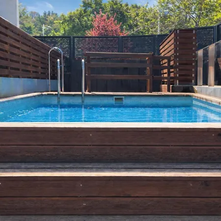 Holibai, Lisina Apto Parejas Con Piscina,