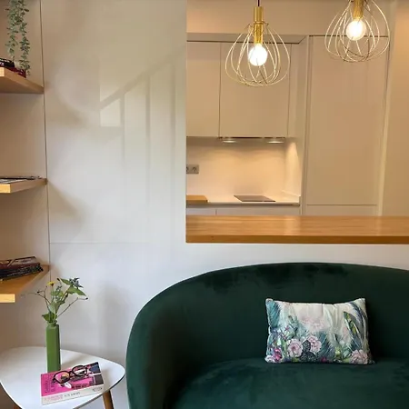 Holibai, Lisina Apto Parejas Con Piscina, Appartement *