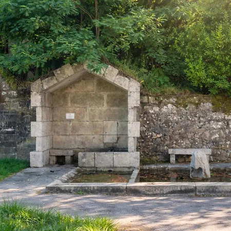 Appartement Holibai, Lisina Apto Parejas Con Piscina,